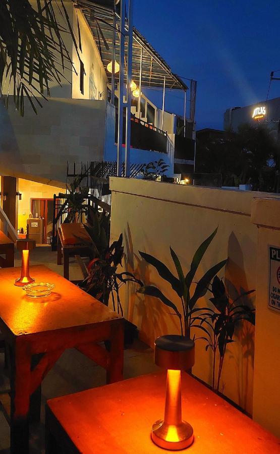 Hustay Guest House - Canggu Exteriör bild